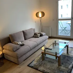 Très Bel T2 De Standing Entièrement Meublé à 5 Min à Pied Du Centre. Appartement
